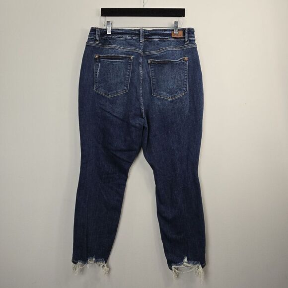 Judy Blue Women's Jeans Size 18 Blue Dark Wash Relaxed Fit Distressed Raw Hems - Picture 8 of 13